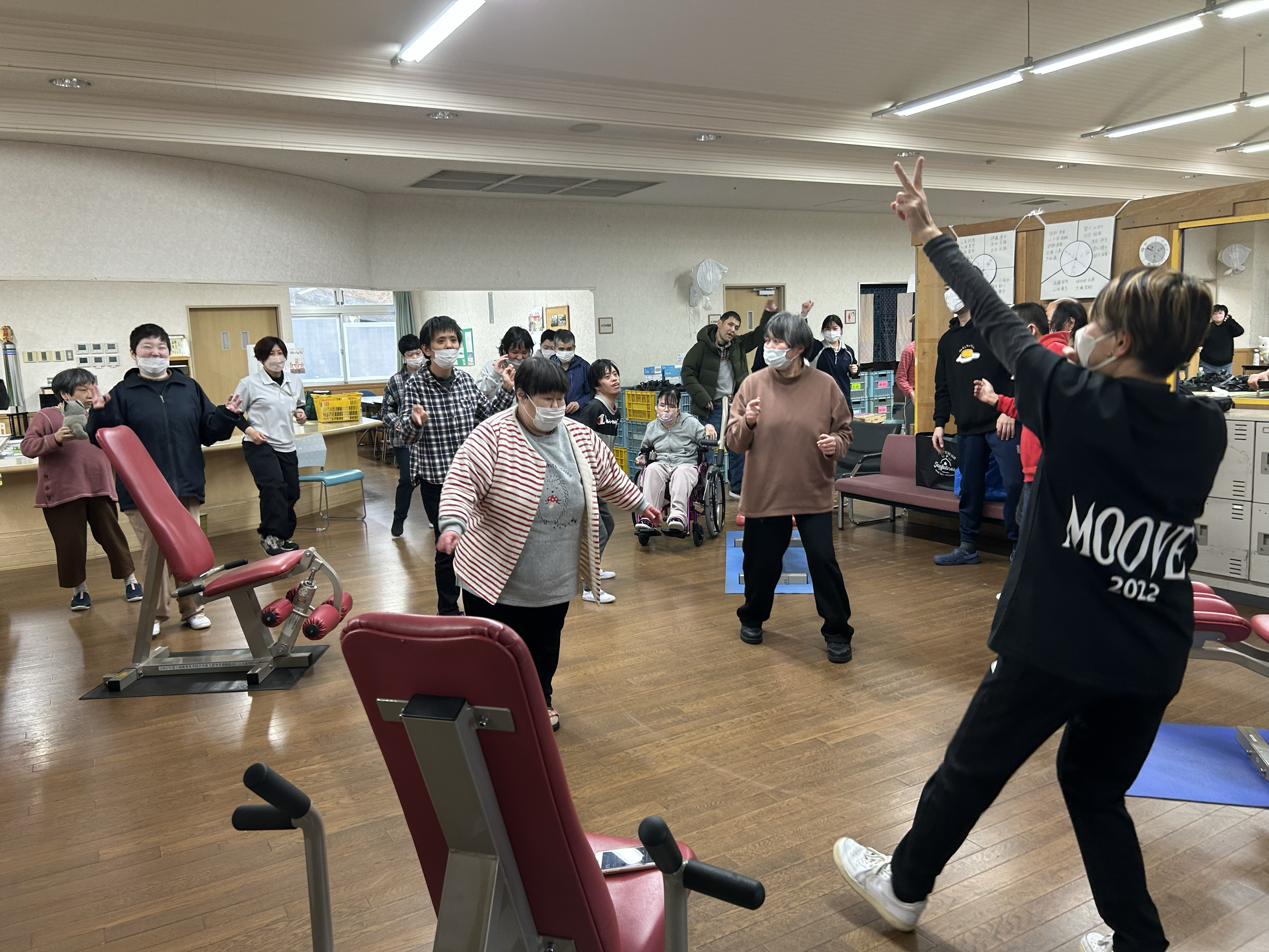 みんなでやればもっと楽しい。フィットネスに挑戦!!